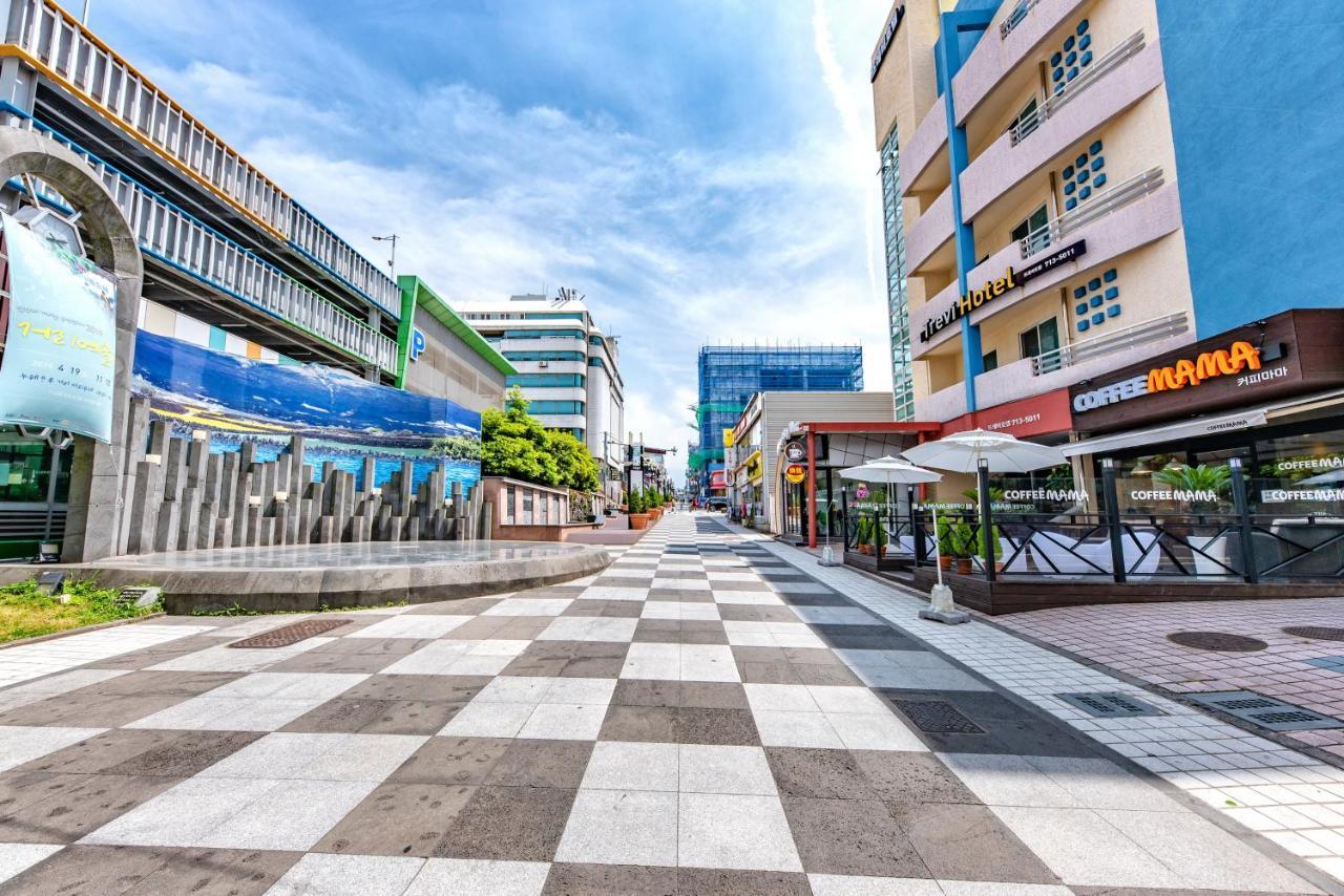 Trevi Hotel Jeju Bagian luar foto