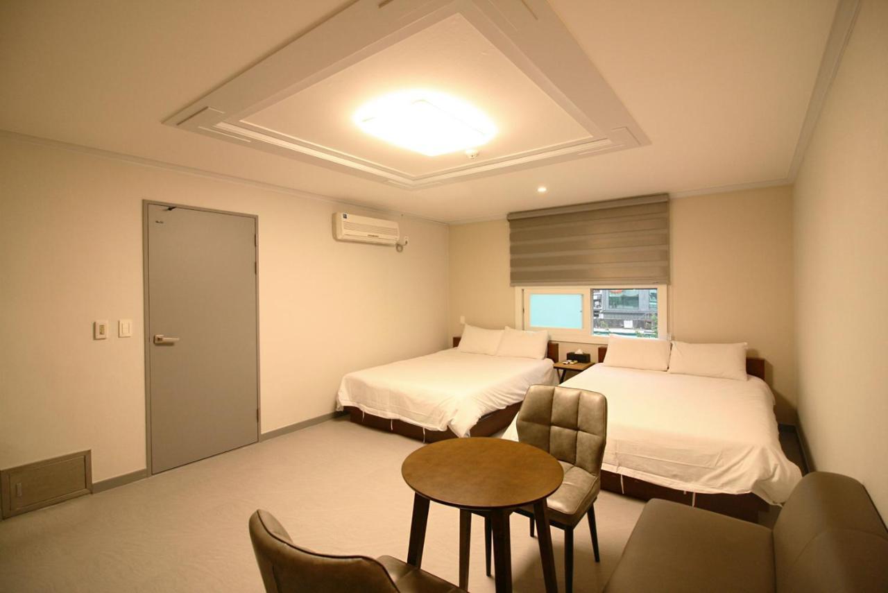 Trevi Hotel Jeju Bagian luar foto