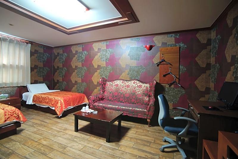 Trevi Hotel Jeju Bagian luar foto