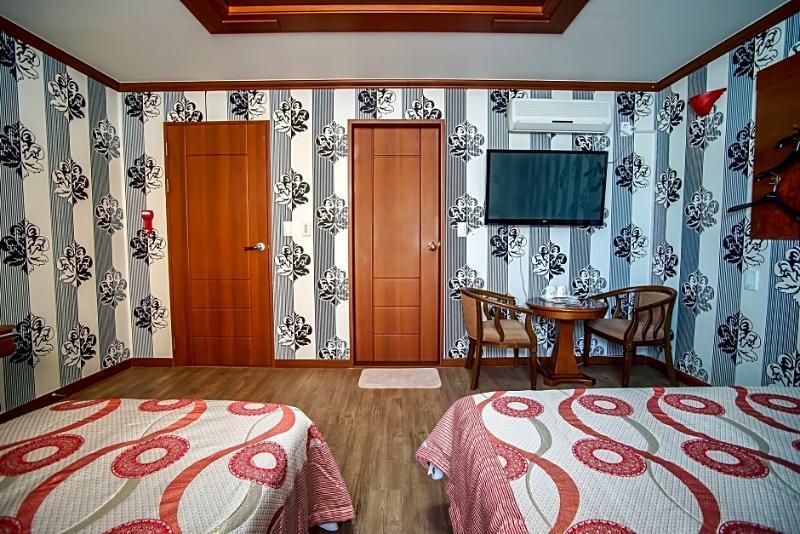 Trevi Hotel Jeju Bagian luar foto