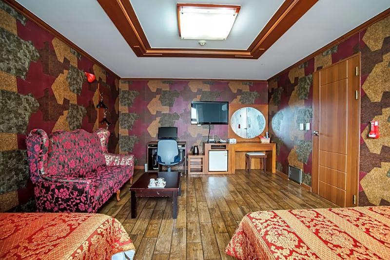 Trevi Hotel Jeju Bagian luar foto