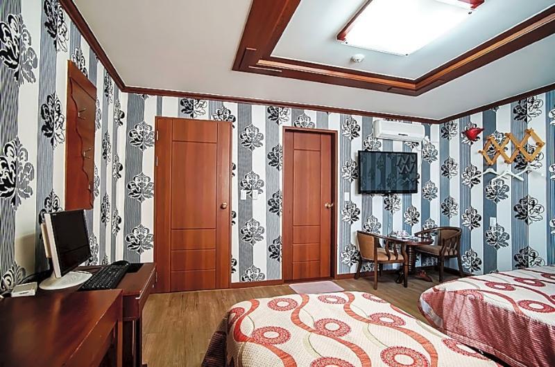 Trevi Hotel Jeju Bagian luar foto